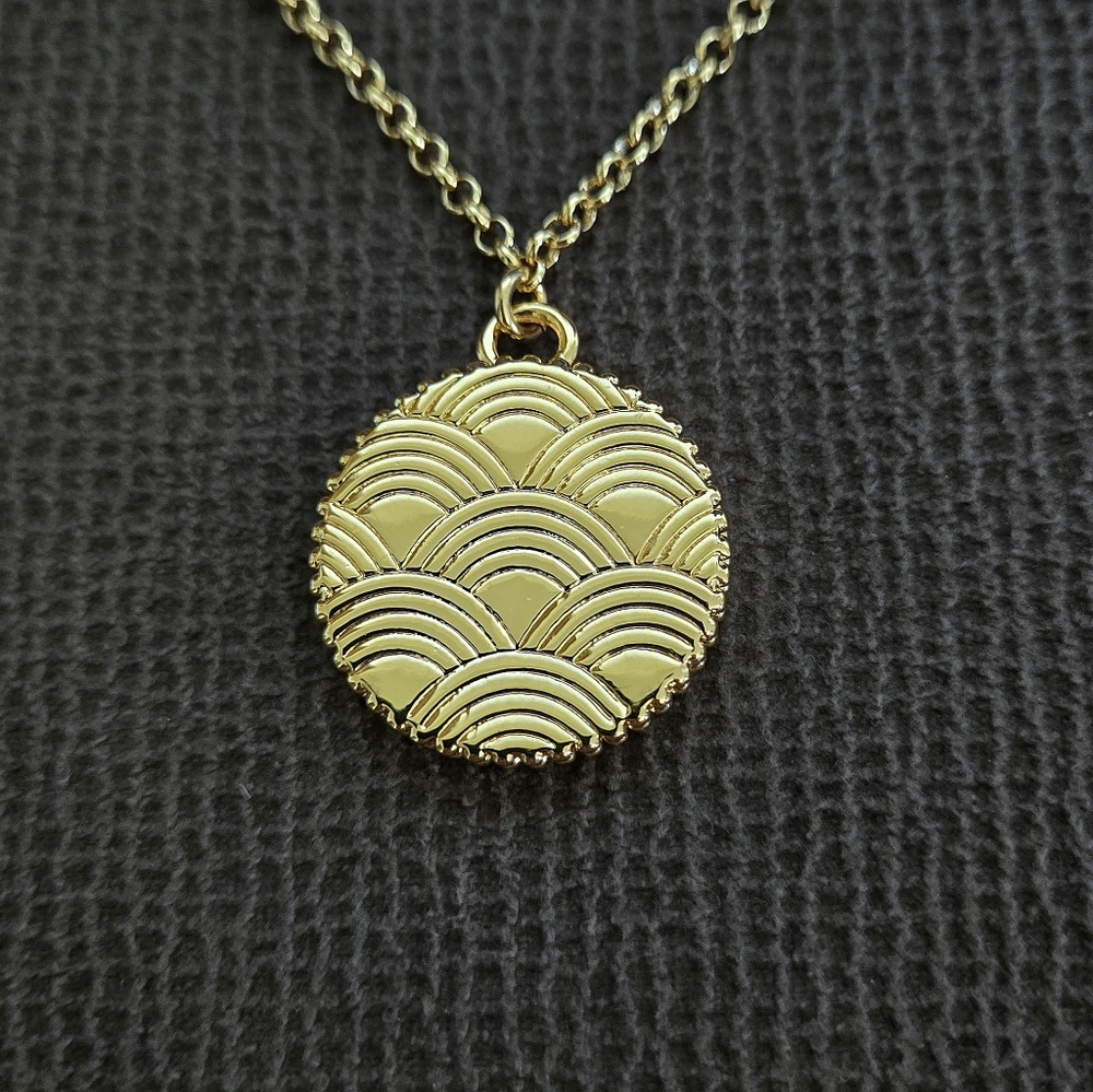 Kurt Geiger "Southbank Disc"📀 Pendant Necklace with Mutli Colored🌈 Crystals💎 - Picture 4 of 16